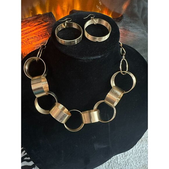 Gold-Tone Interlocking Hoop Necklace & Earring Set - Picture 4 of 7
